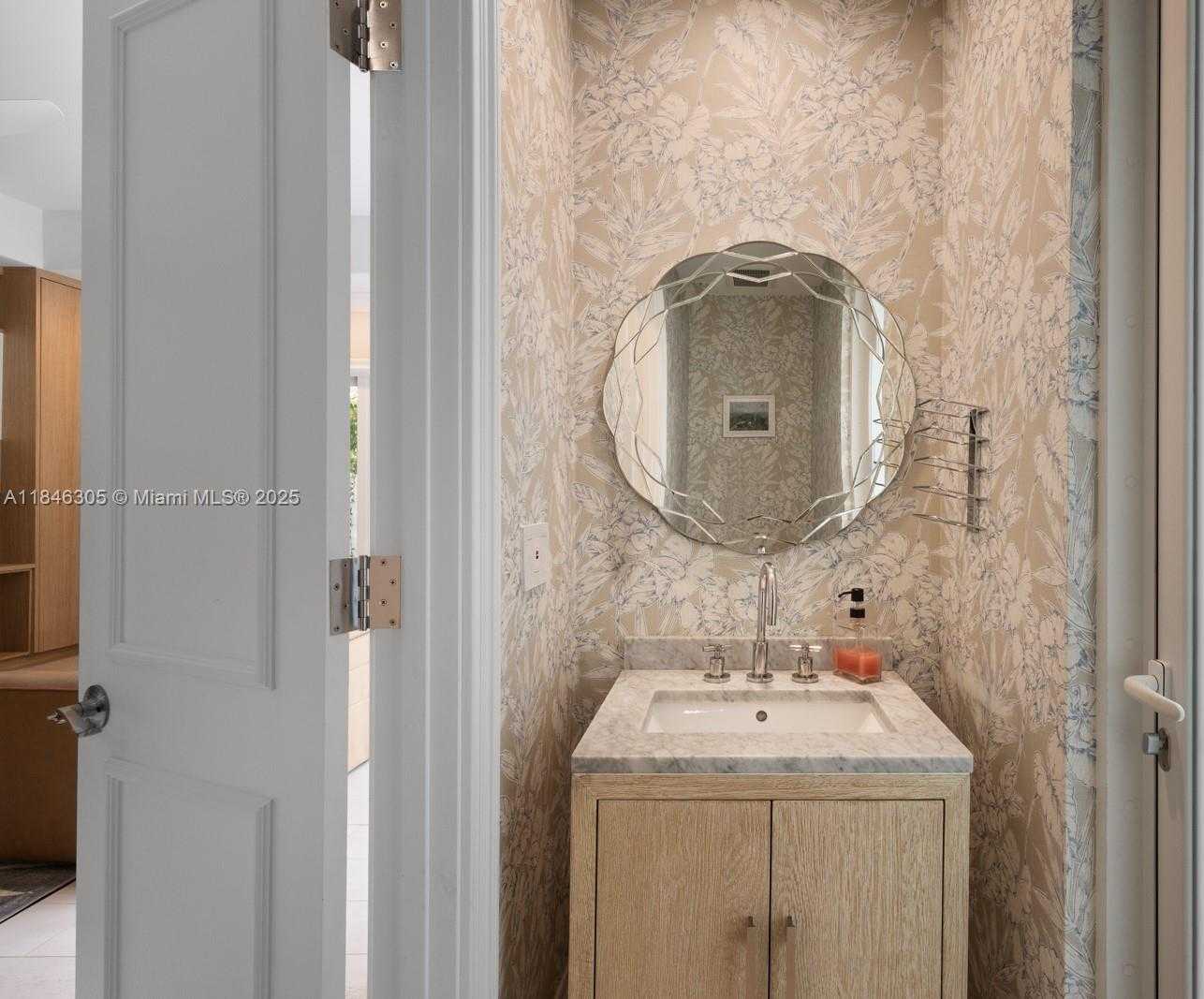 Small Image of 5 COCONUT LANE, Key Biscayne Number 8