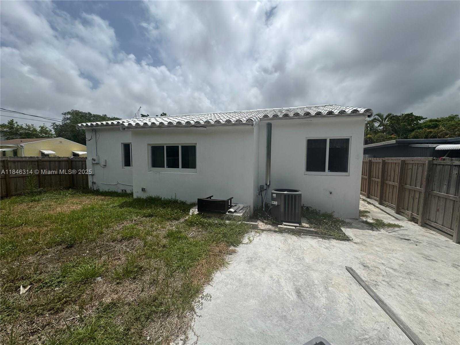 Small Image of 1904 SOUTH EAST 1ST AVE, Fort Lauderdale Number 13