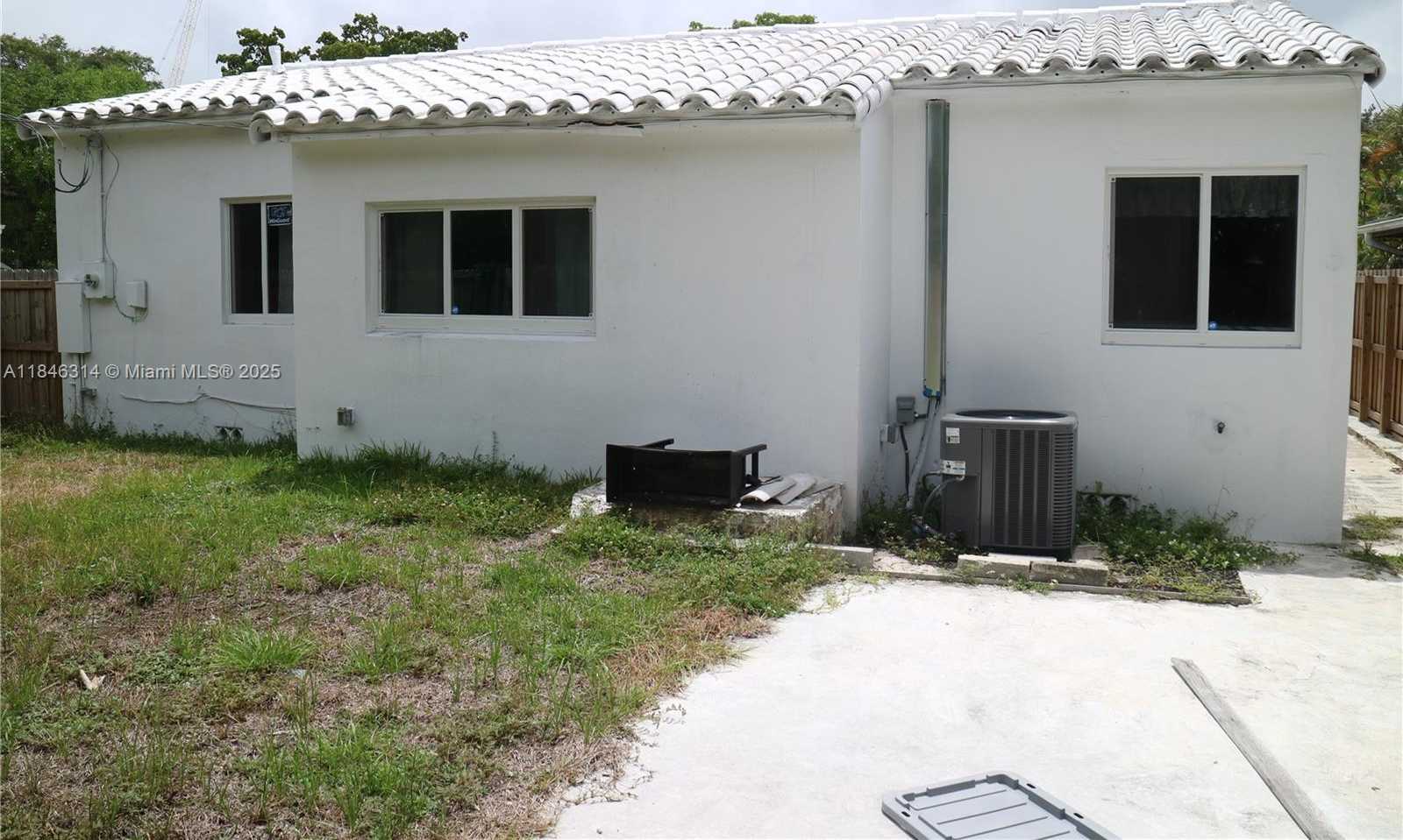 Small Image of 1904 SOUTH EAST 1ST AVE, Fort Lauderdale Number 14