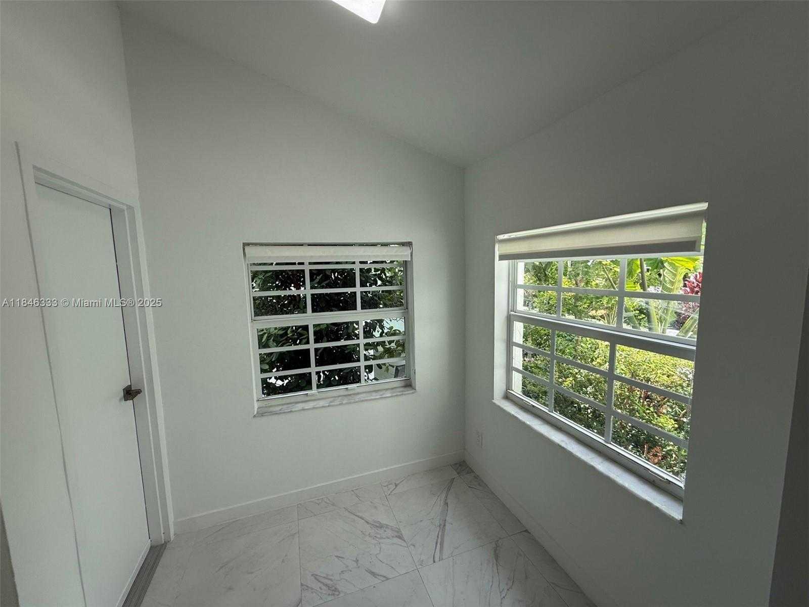 Small Image of 1552 EUCLID AVE #2, Miami Beach Number 10