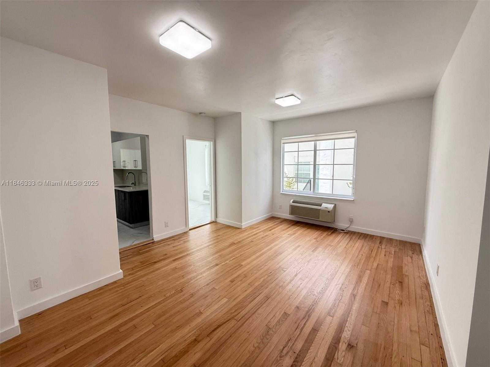 Small Image of 1552 EUCLID AVE #2, Miami Beach Number 4
