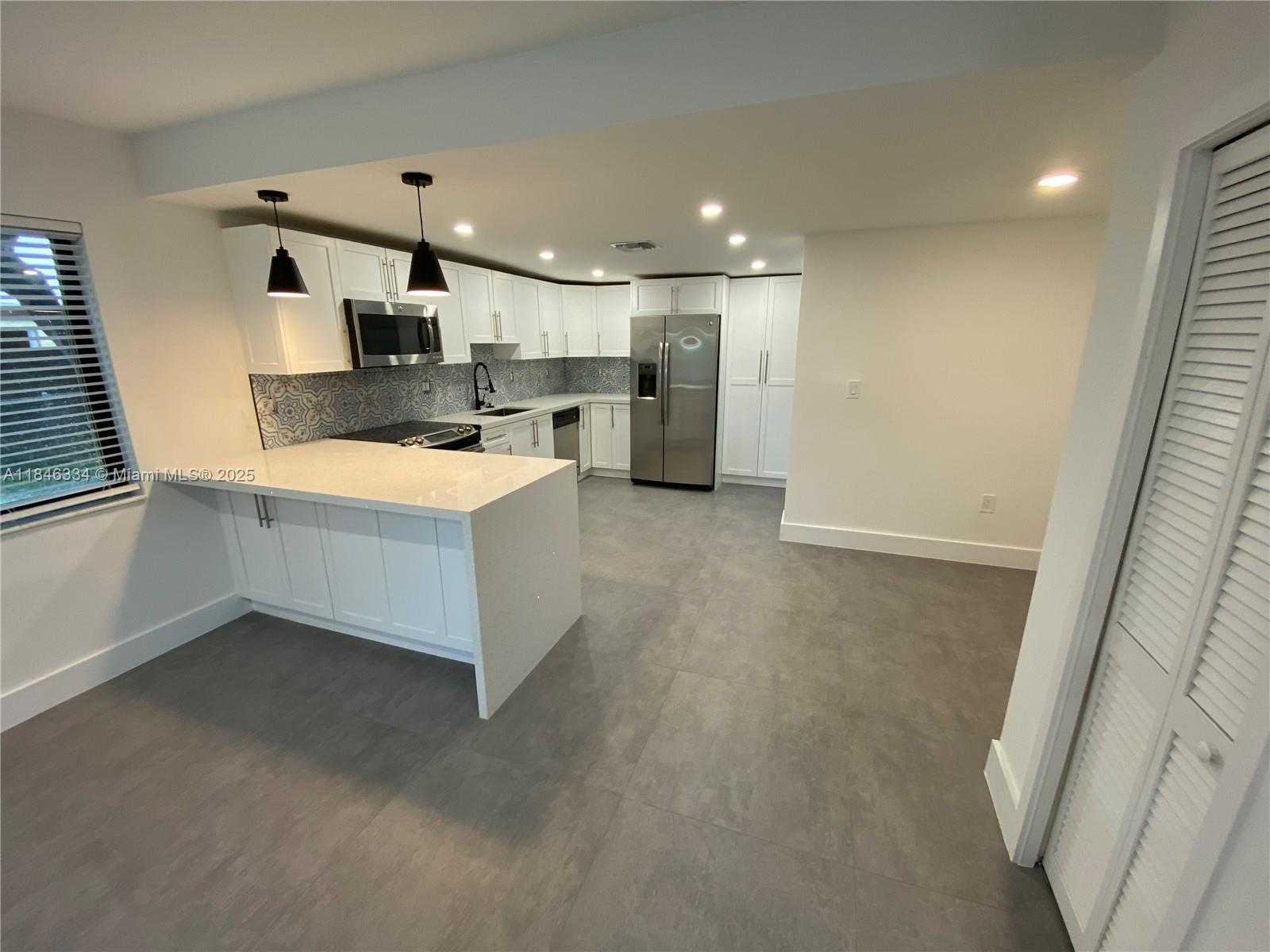 Small Image of 9801 SOUTH WEST 55TH ST, Miami Number 4