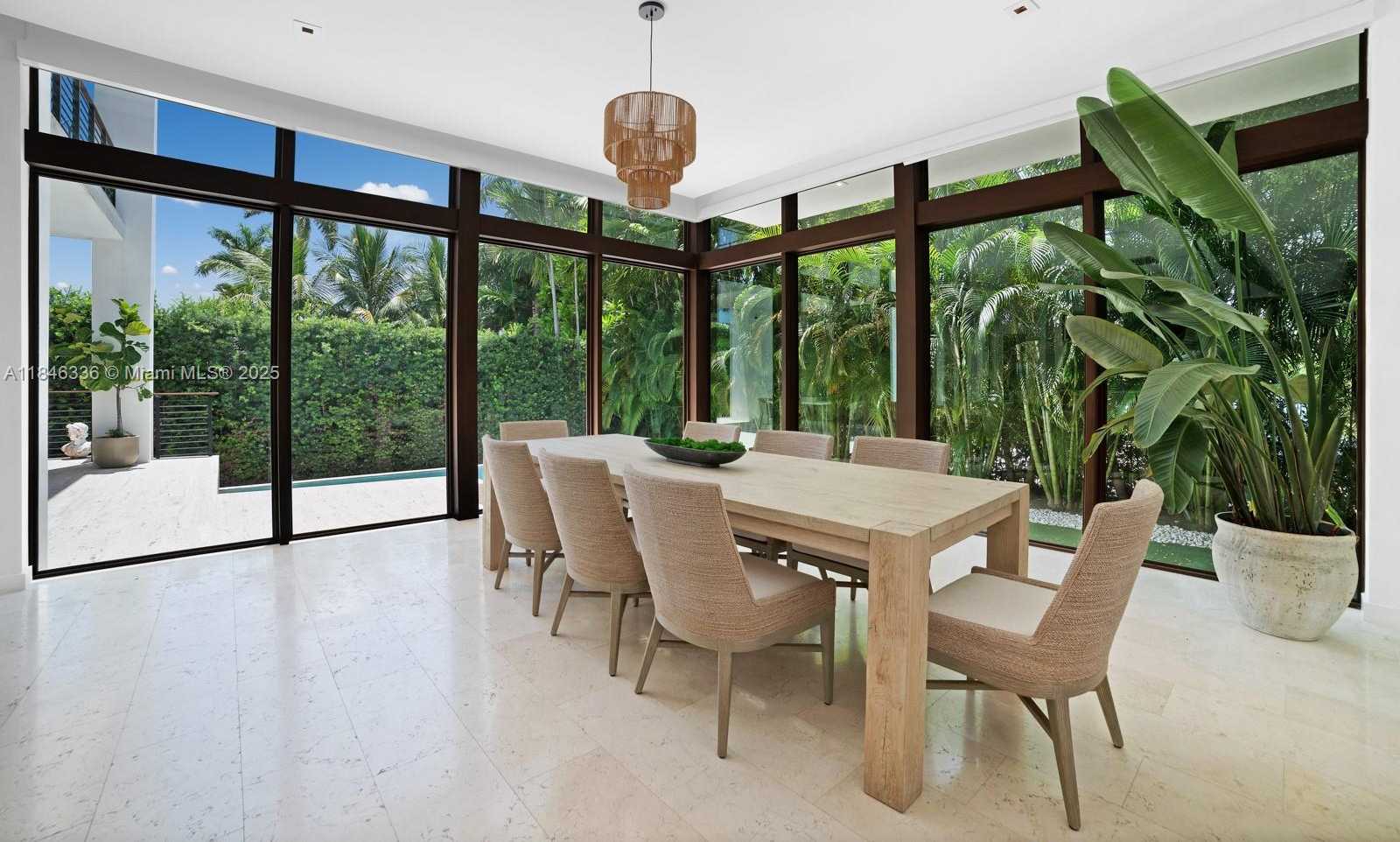 Small Image of 110 VENETIAN WAY, Miami Beach Number 10