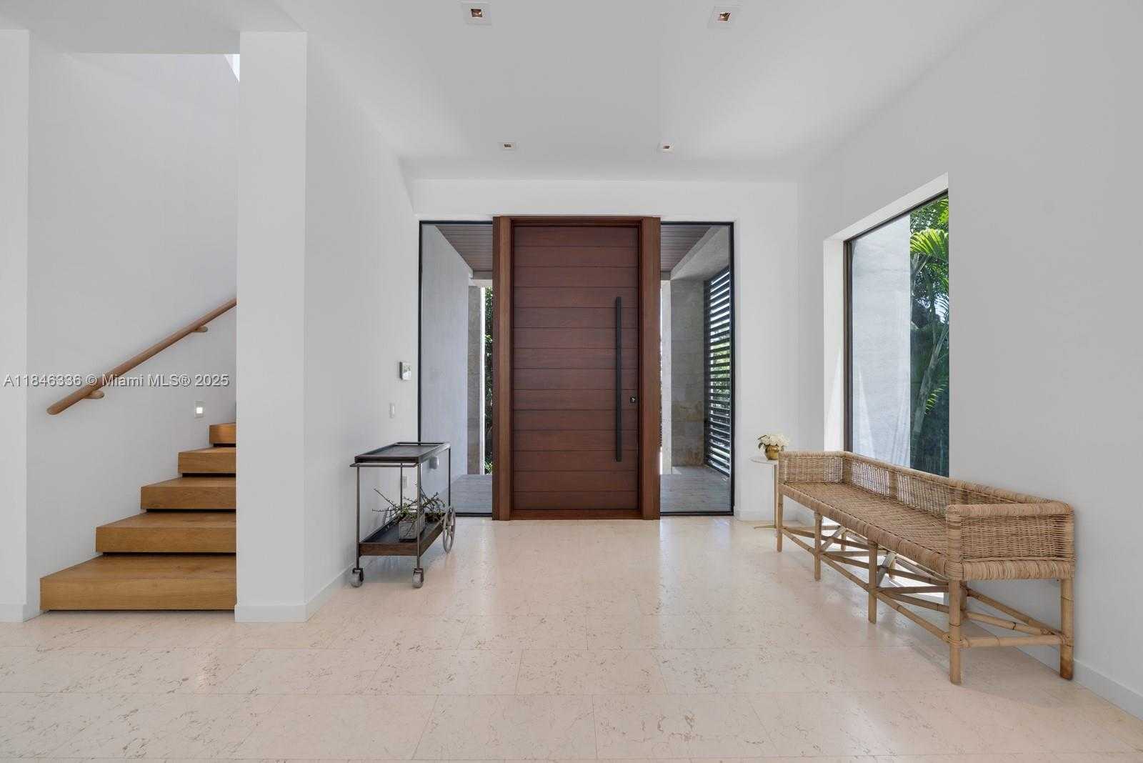 Small Image of 110 VENETIAN WAY, Miami Beach Number 13