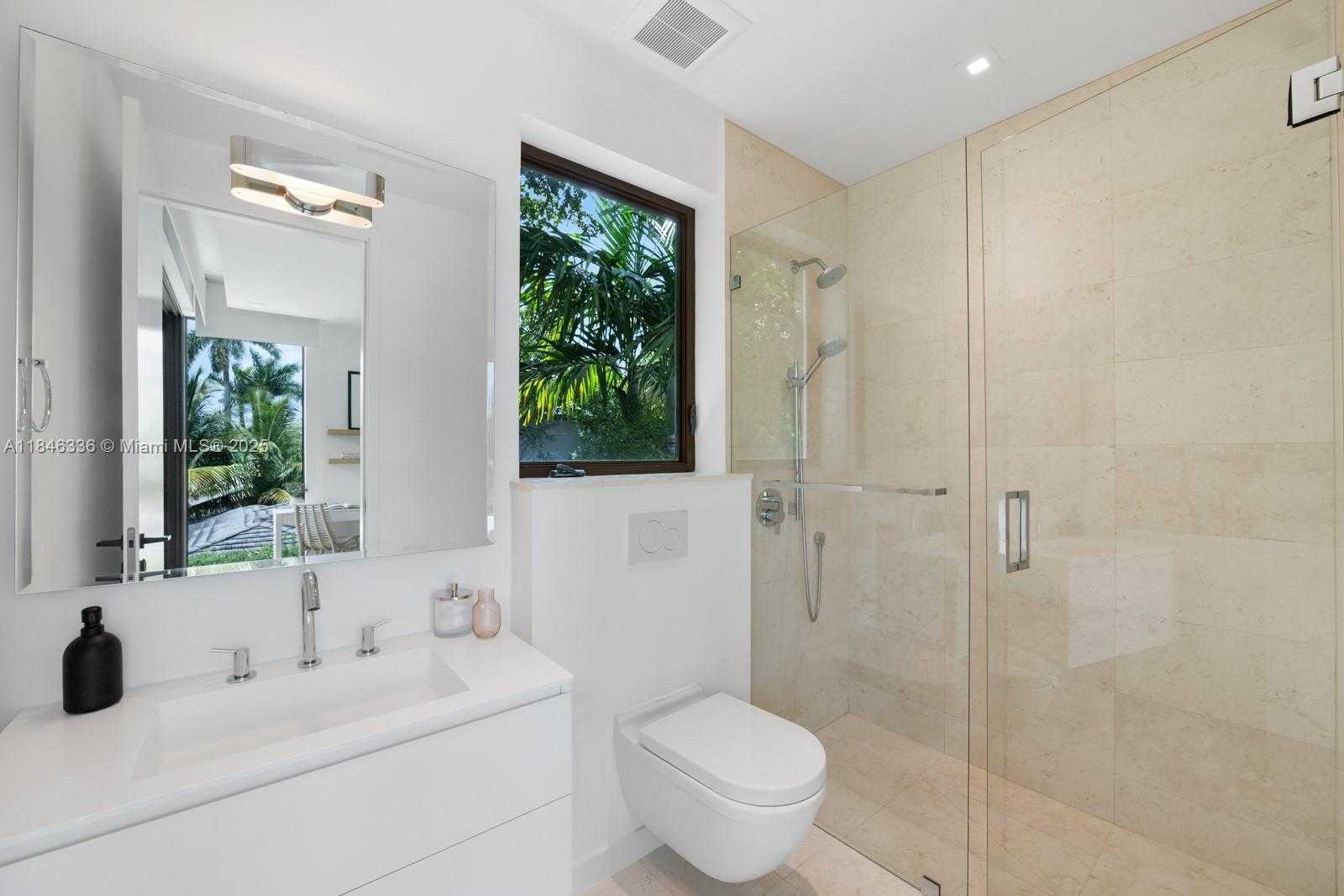 Small Image of 110 VENETIAN WAY, Miami Beach Number 20
