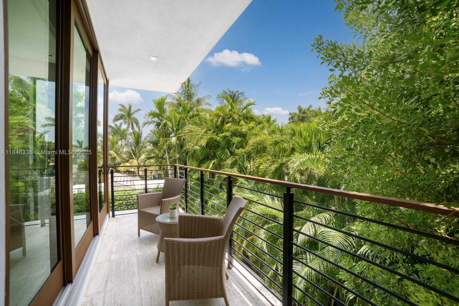 Small Image of 110 VENETIAN WAY, Miami Beach Number 21