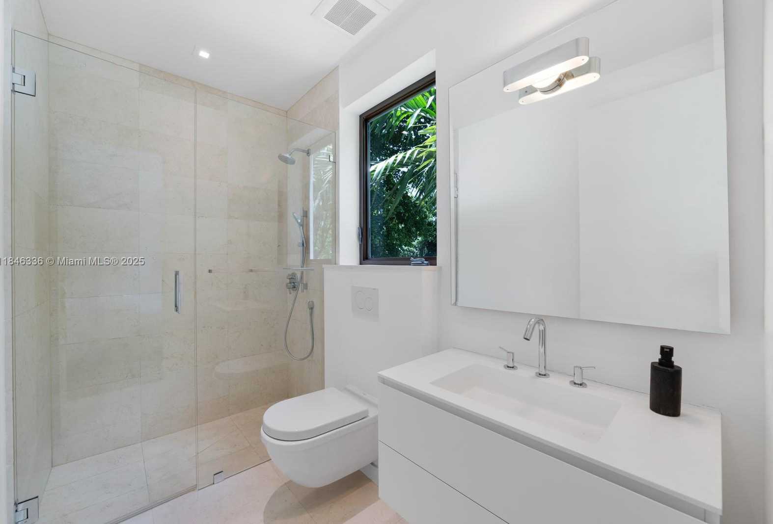 Small Image of 110 VENETIAN WAY, Miami Beach Number 23