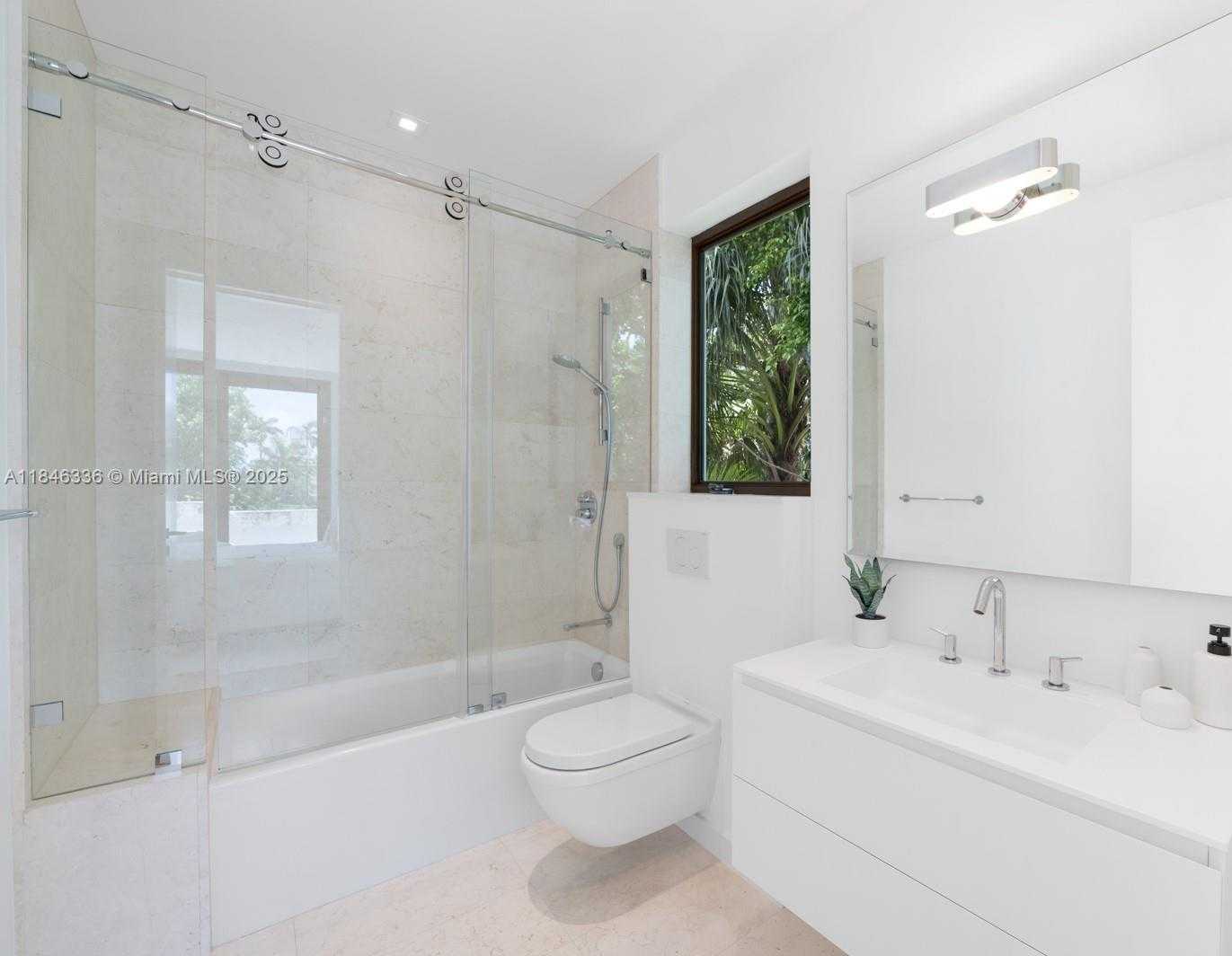 Small Image of 110 VENETIAN WAY, Miami Beach Number 25