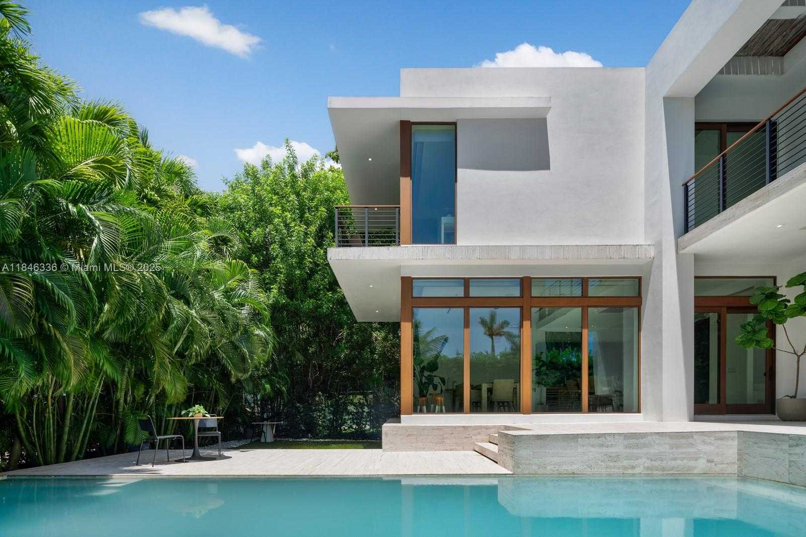 Small Image of 110 VENETIAN WAY, Miami Beach Number 27