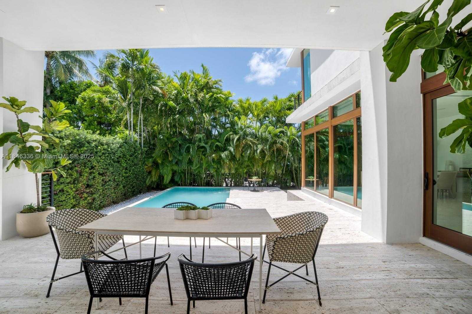 Small Image of 110 VENETIAN WAY, Miami Beach Number 28