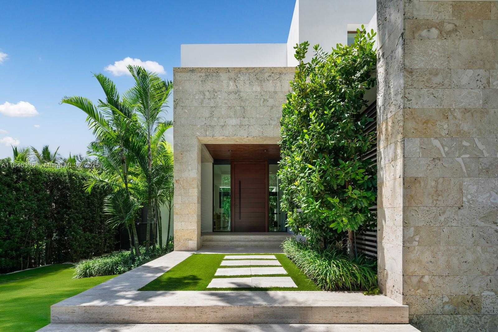 Small Image of 110 VENETIAN WAY, Miami Beach Number 29