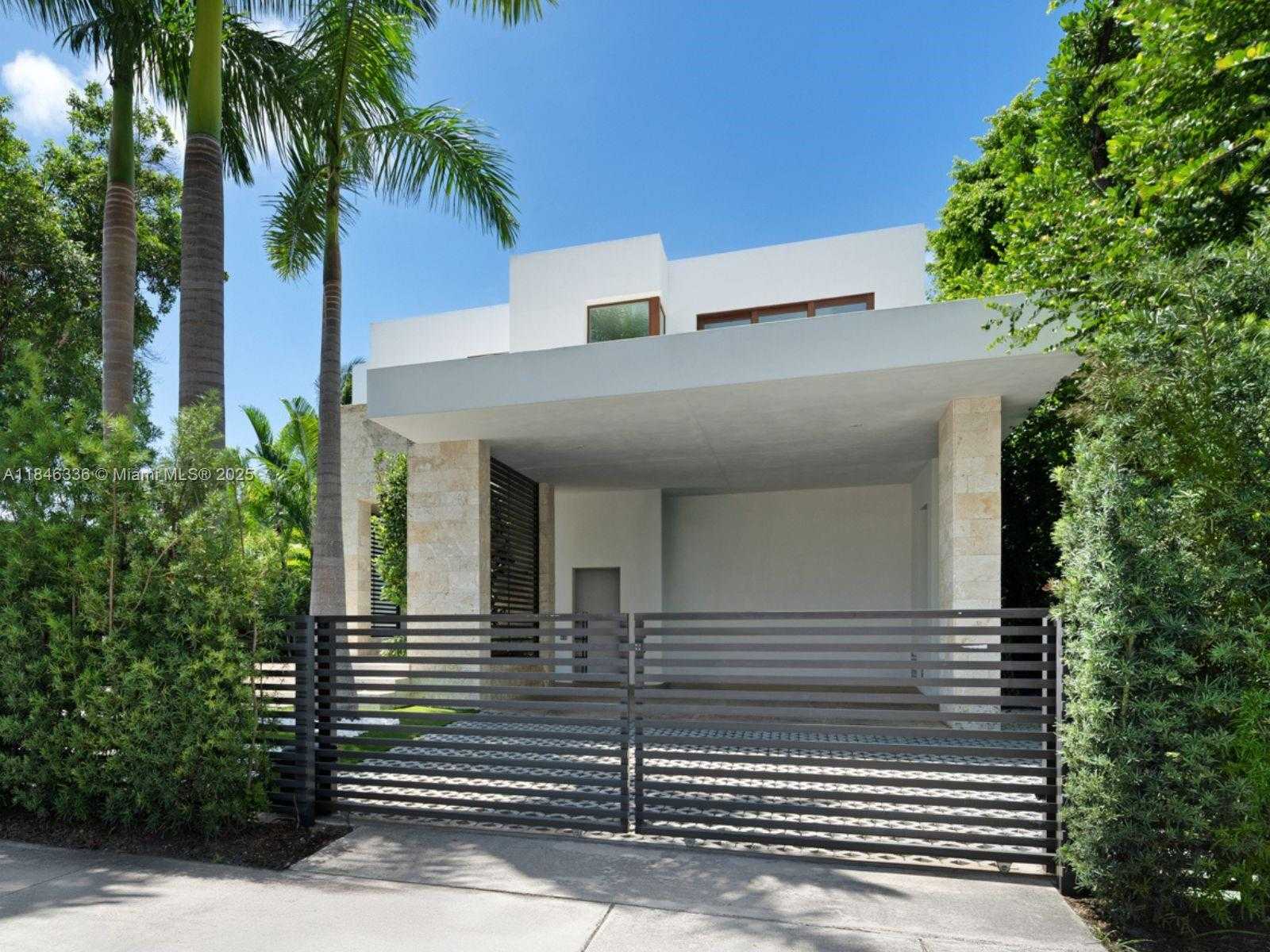Small Image of 110 VENETIAN WAY, Miami Beach Number 30
