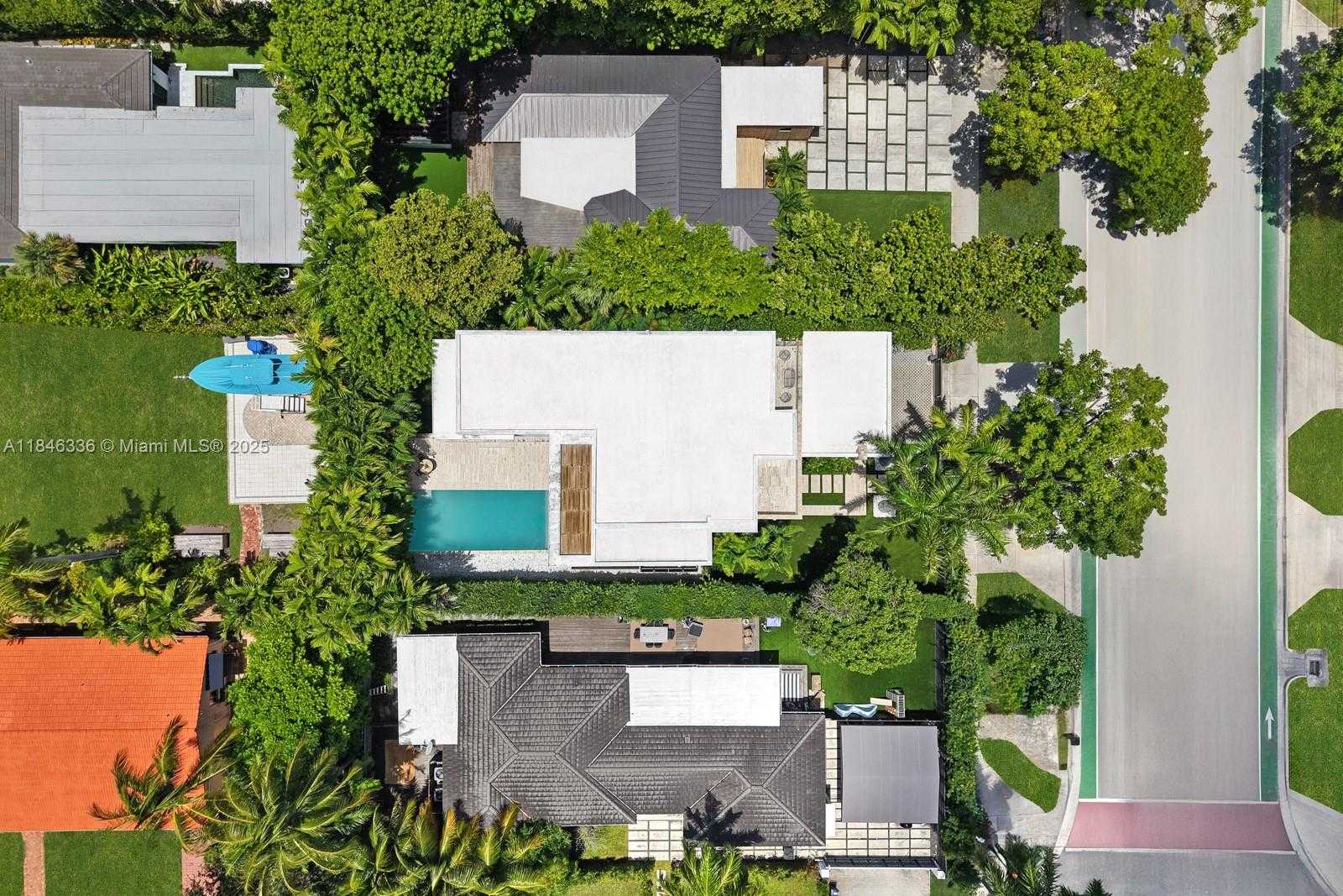 Small Image of 110 VENETIAN WAY, Miami Beach Number 33