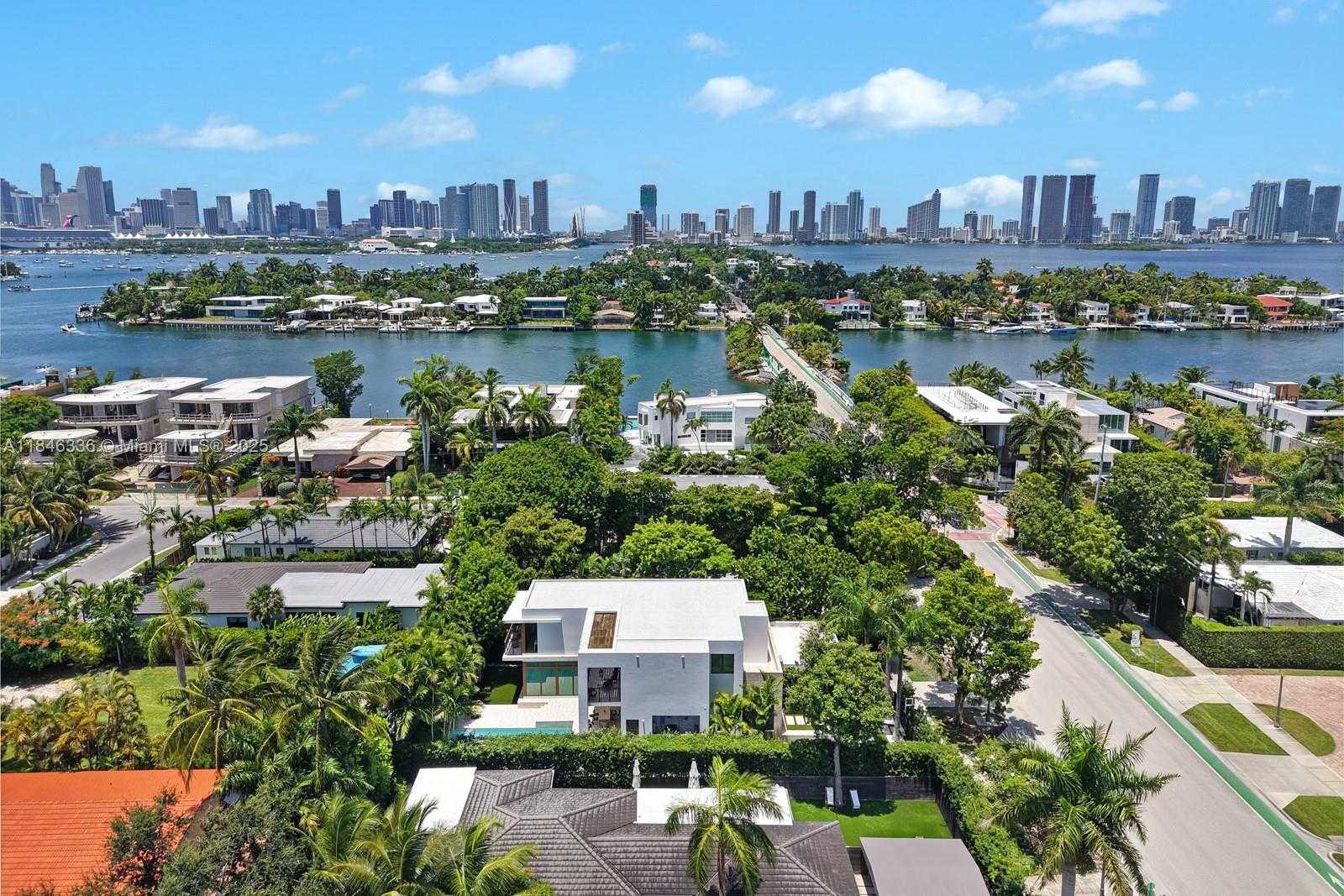 Small Image of 110 VENETIAN WAY, Miami Beach Number 34