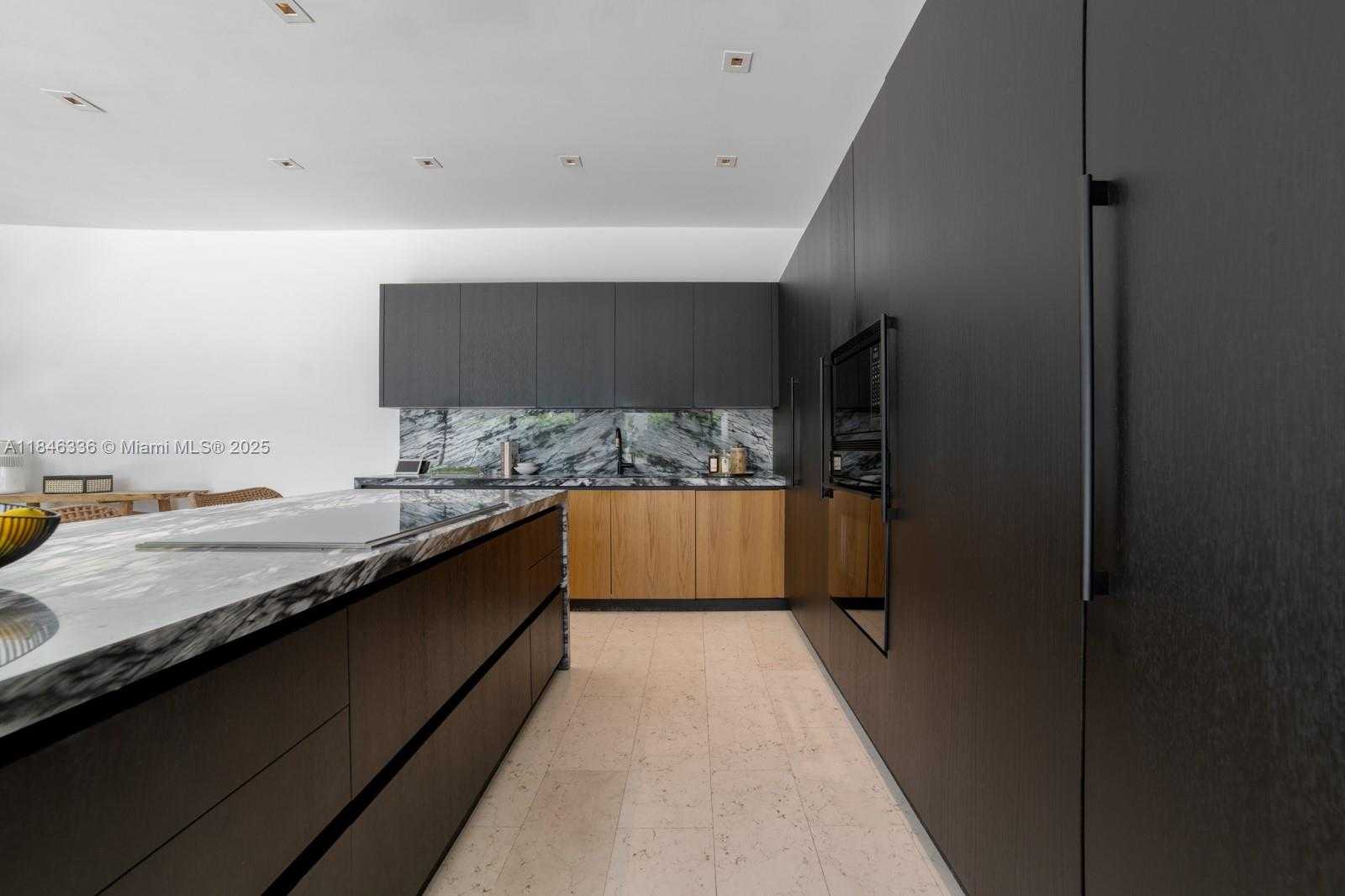 Small Image of 110 VENETIAN WAY, Miami Beach Number 7