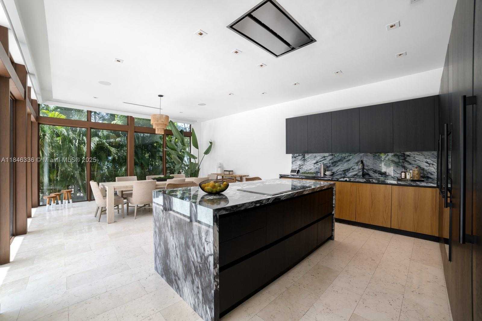 Small Image of 110 VENETIAN WAY, Miami Beach Number 8