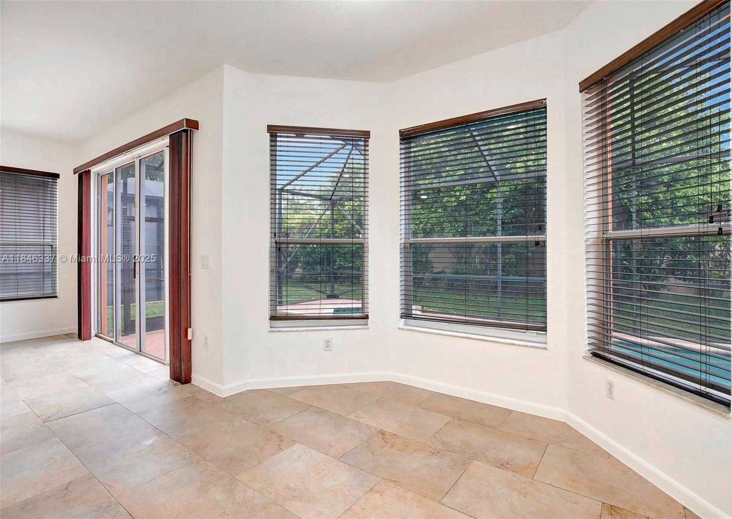 Imagen de Pequeño Objeto