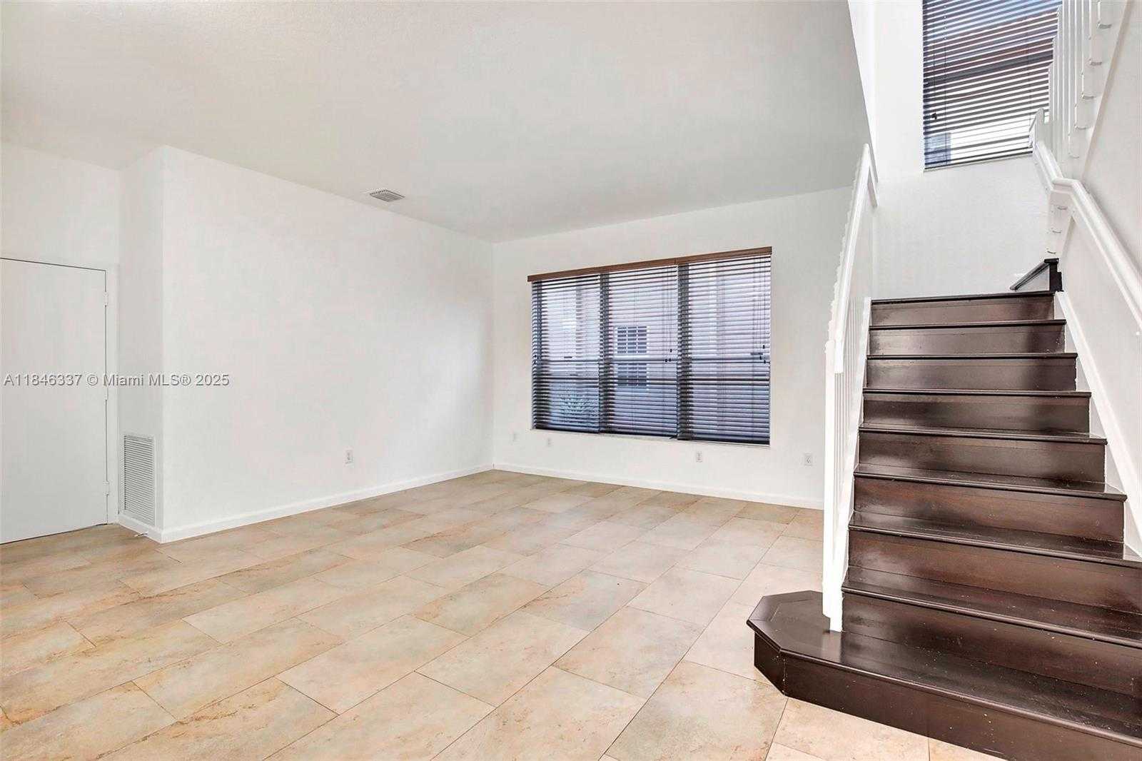 Imagen de Pequeño Objeto