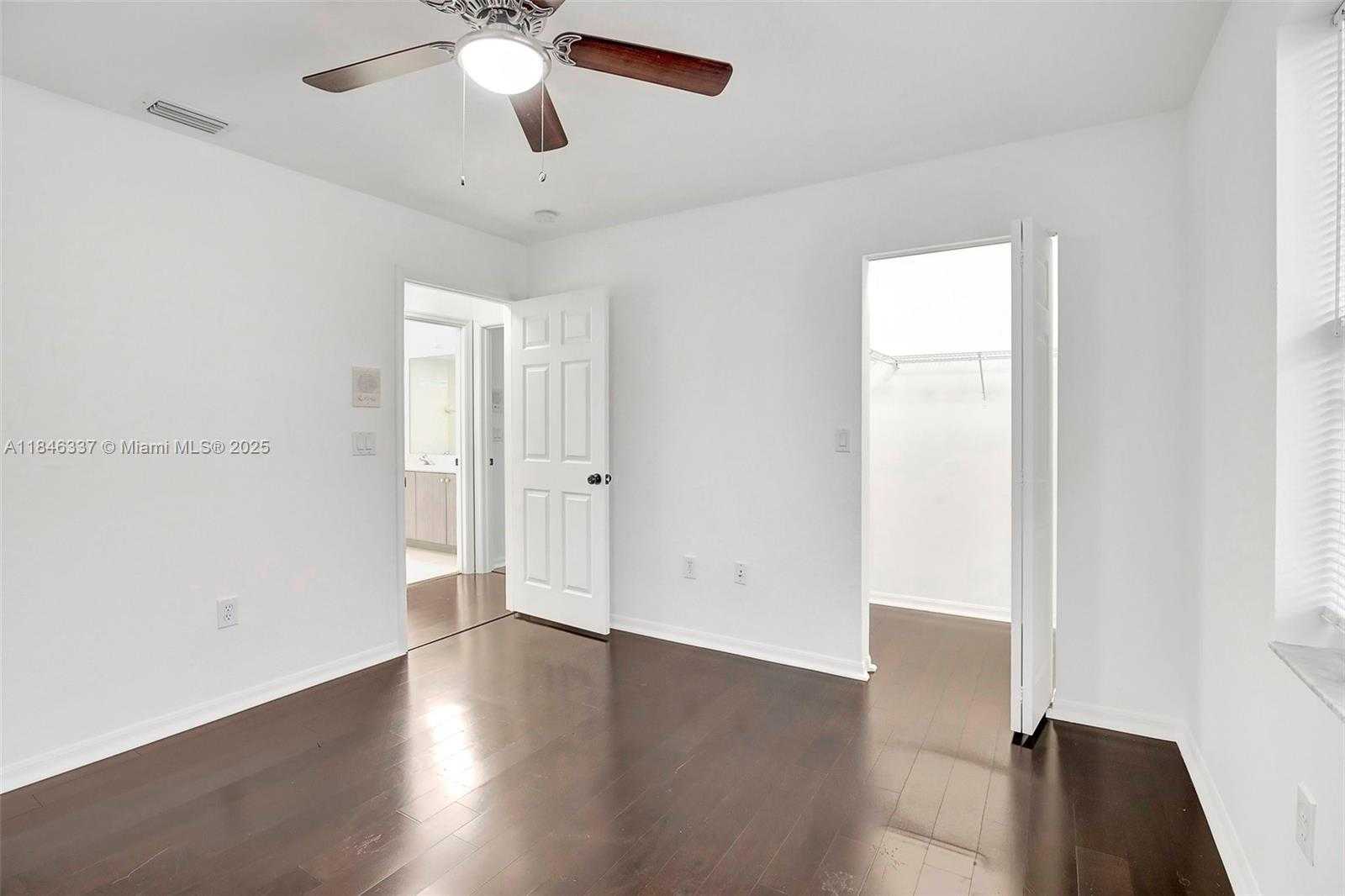 Imagen de Pequeño Objeto