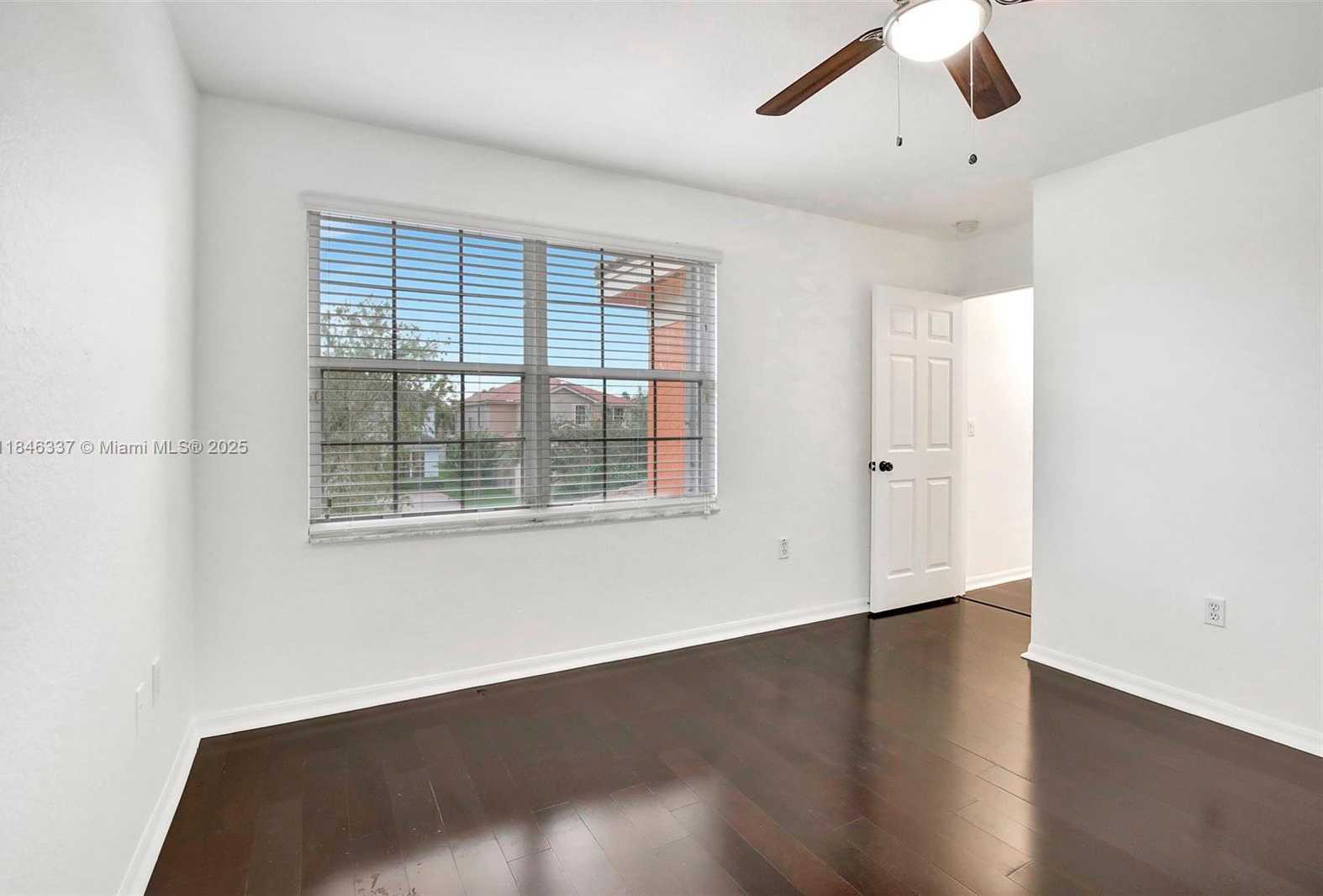 Imagen de Pequeño Objeto