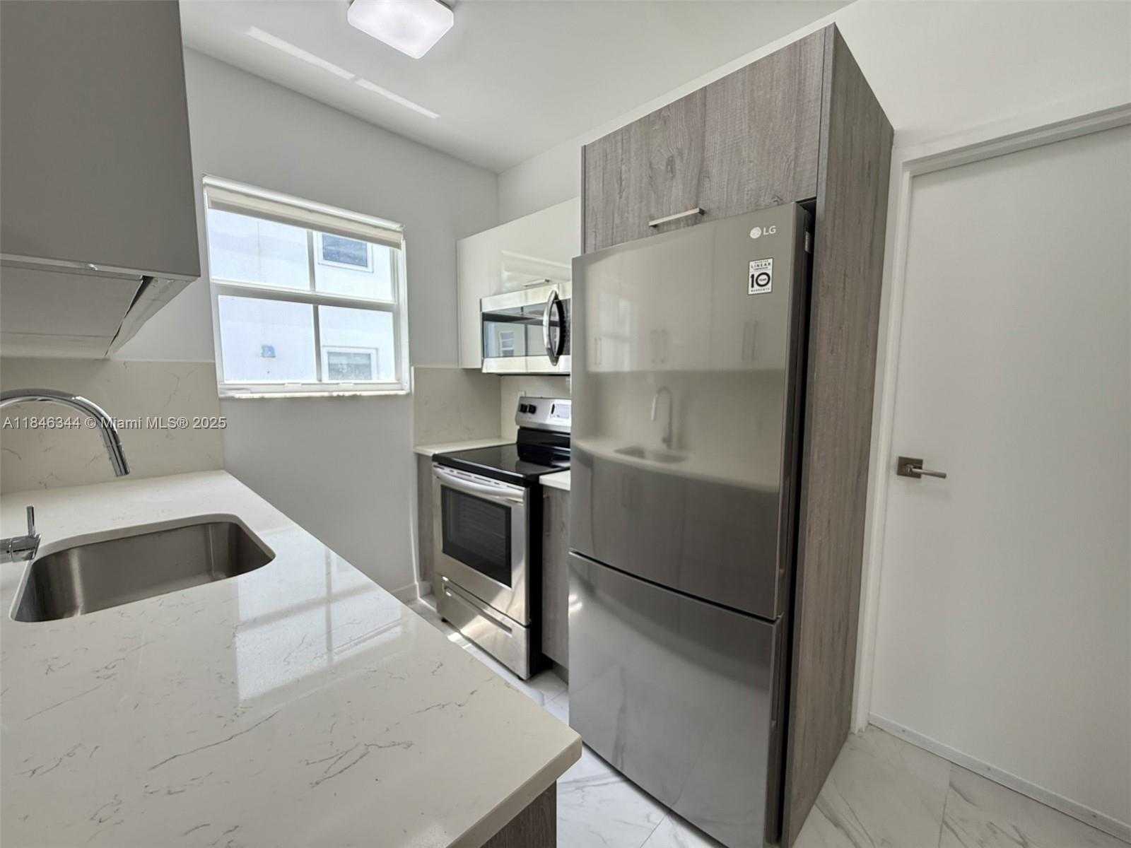 Small Image of 1552 EUCLID AVE #3, Miami Beach Number 3