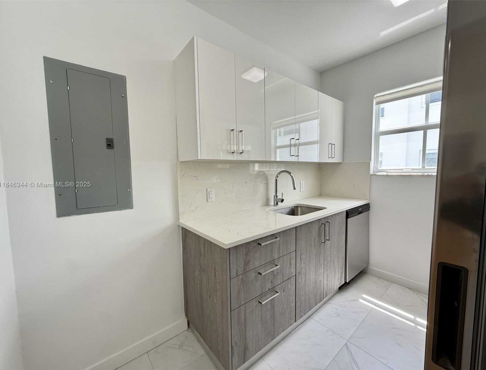 Small Image of 1552 EUCLID AVE #3, Miami Beach Number 4