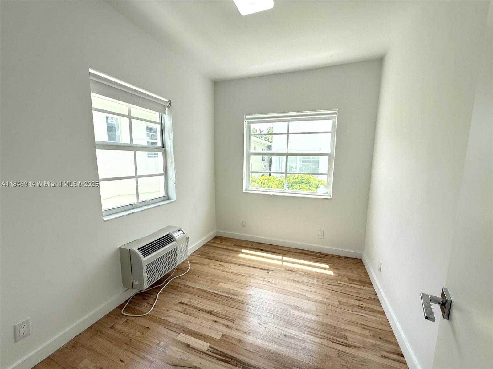 Small Image of 1552 EUCLID AVE #3, Miami Beach Number 7