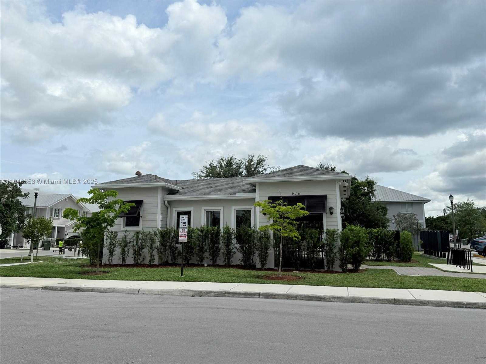 Small Image of 1743 SOUTH EAST 9TH TER #1743, Homestead Number 58