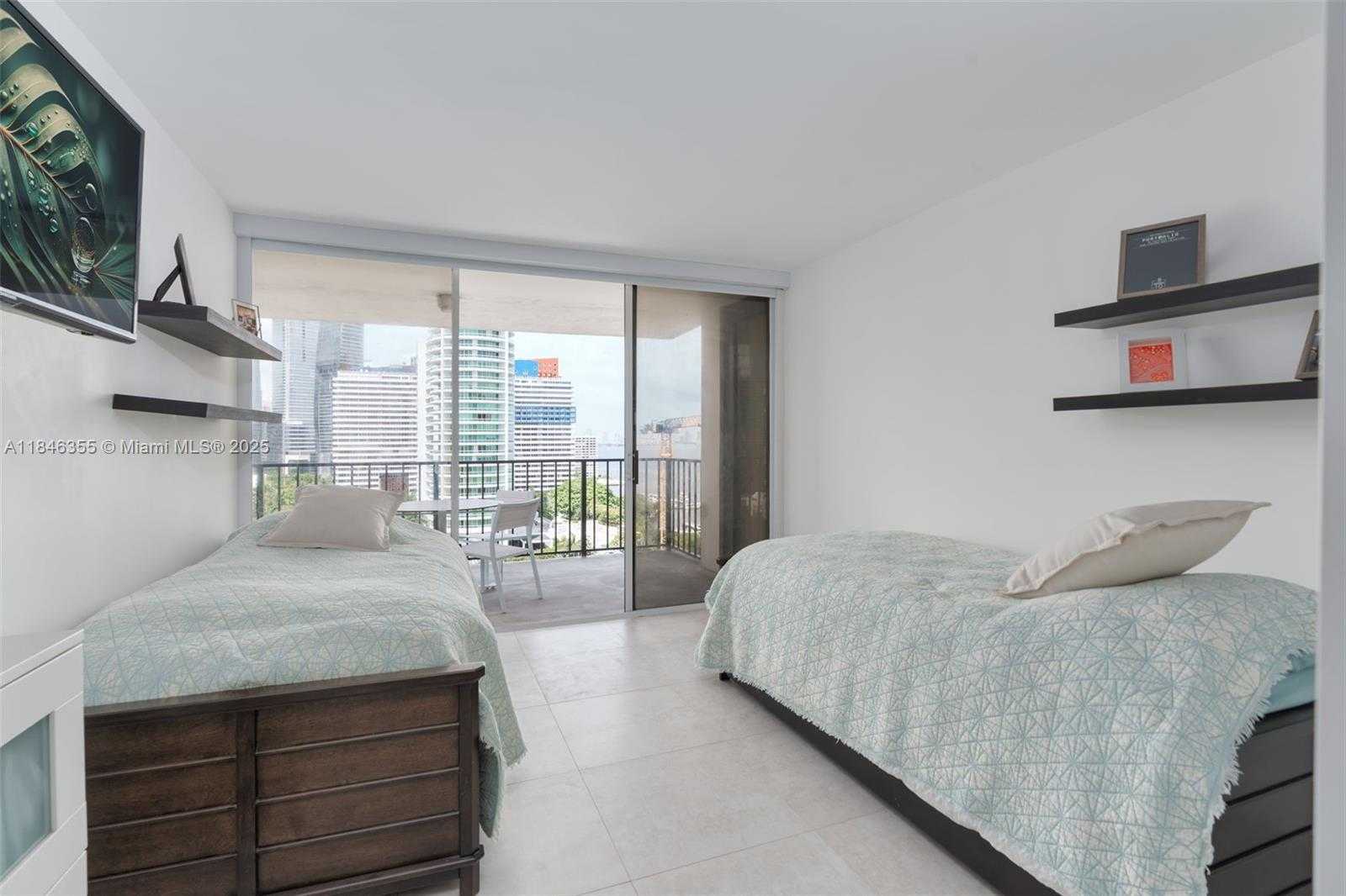 Small Image of 1901 BRICKELL AVE #B1611, Miami Number 16
