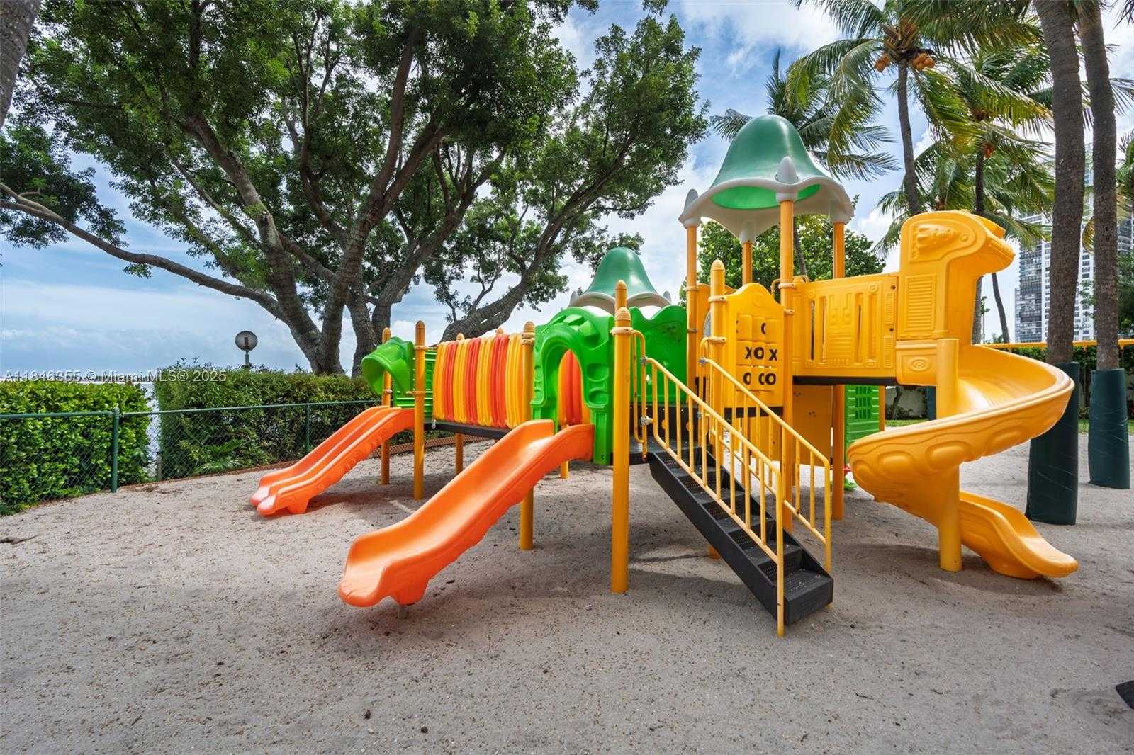 Small Image of 1901 BRICKELL AVE #B1611, Miami Number 24