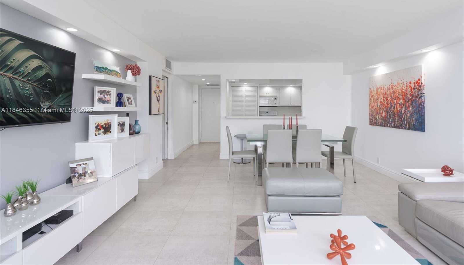 Small Image of 1901 BRICKELL AVE #B1611, Miami Number 5