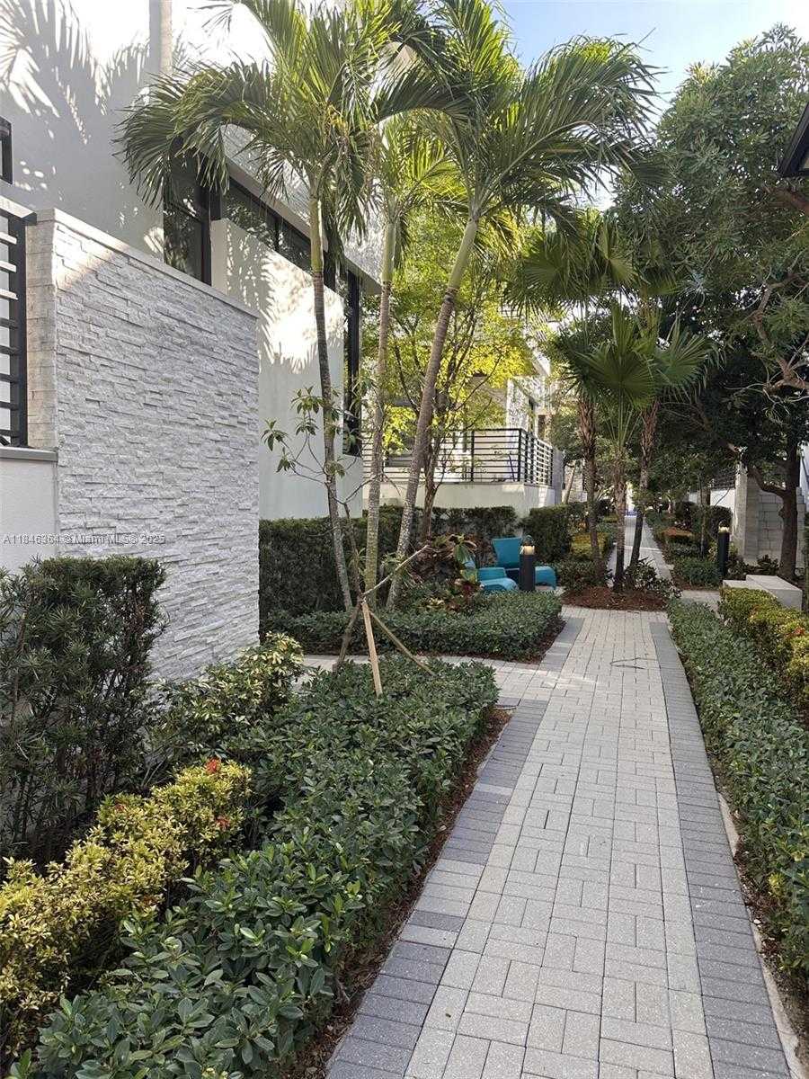 Small Image of 8231 NORTH WEST 48TH ST, Doral Number 18