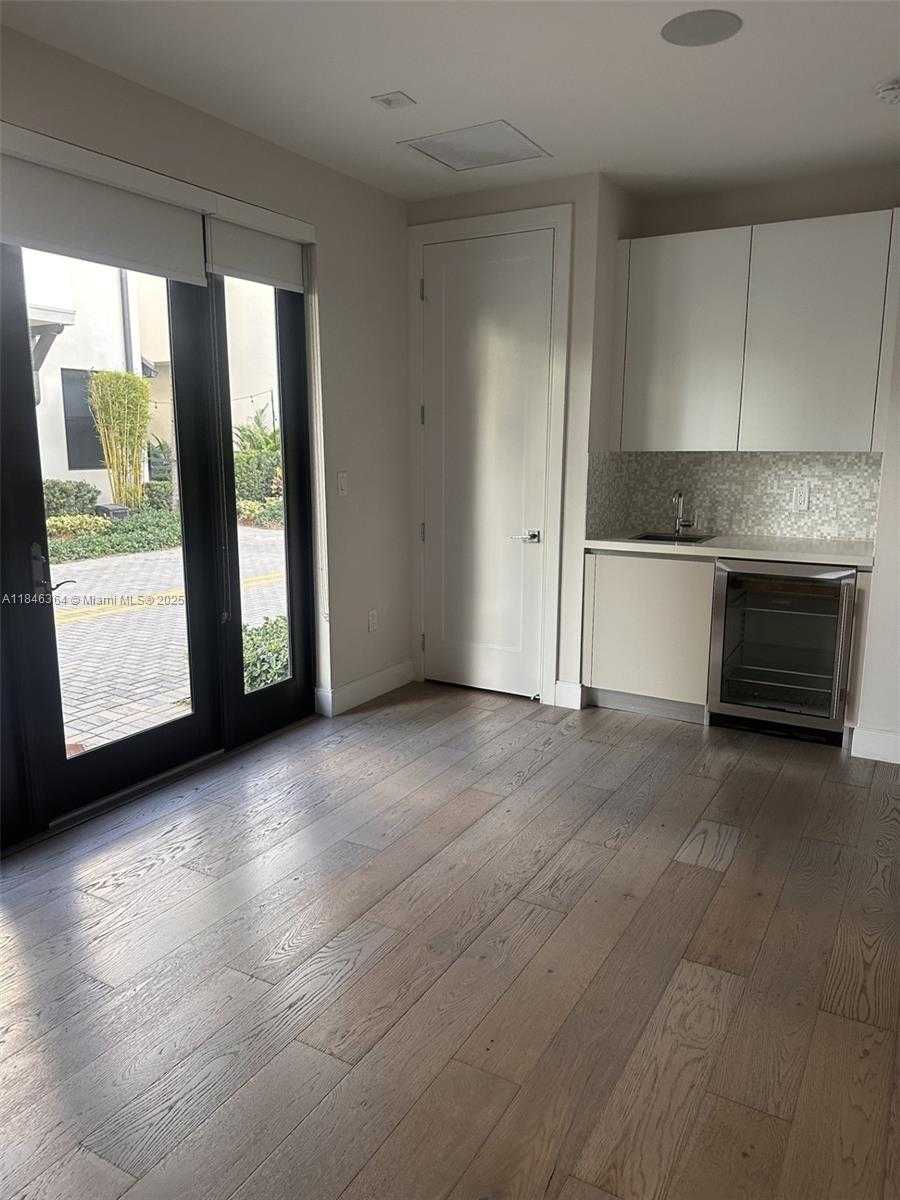 Small Image of 8231 NORTH WEST 48TH ST, Doral Number 3