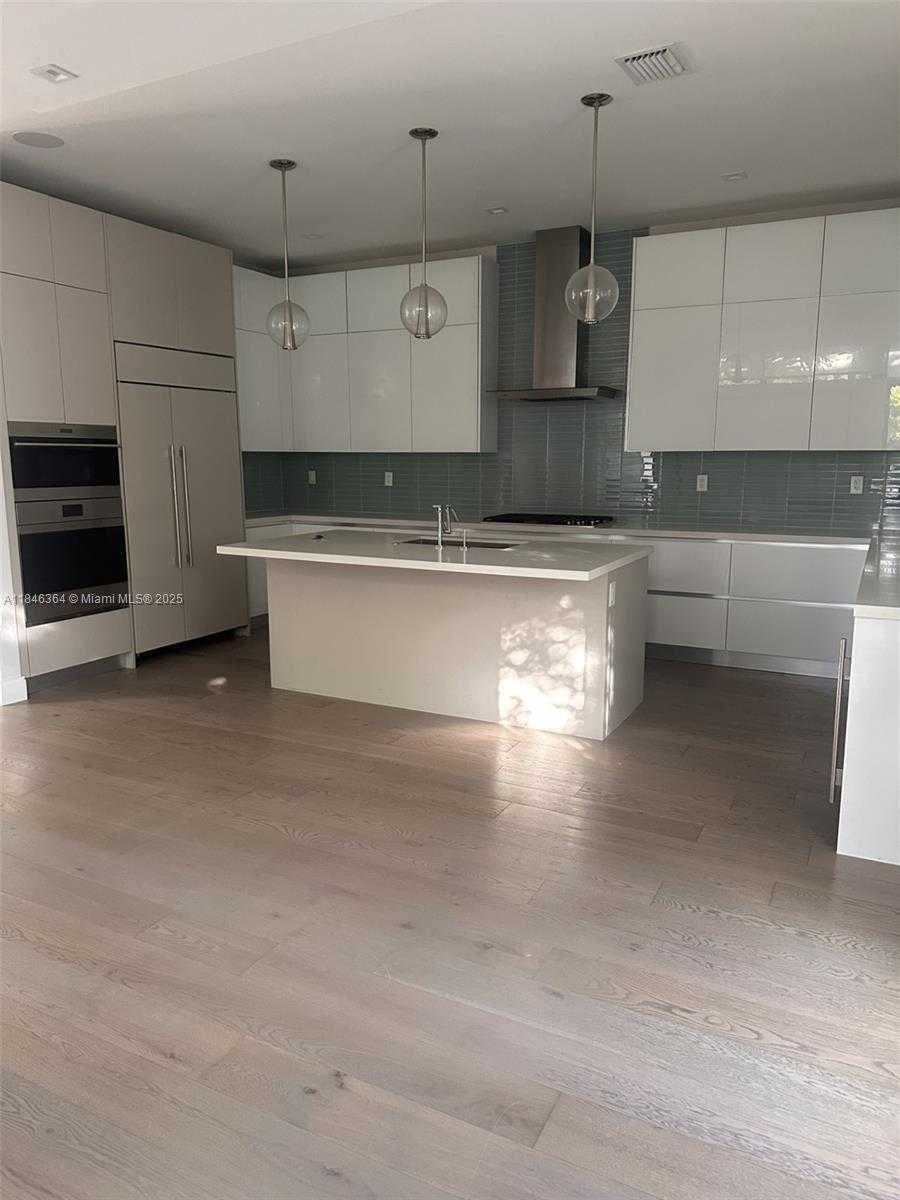 Small Image of 8231 NORTH WEST 48TH ST, Doral Number 4