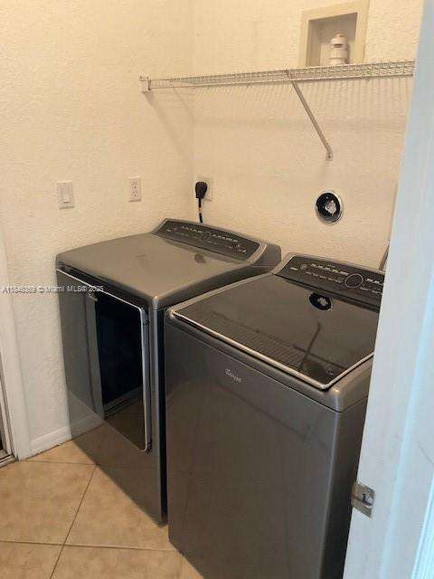 Small Image of 4421 EAST SENECA AVE #., Weston Number 13