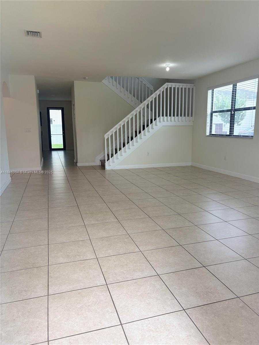 Small Image of 3501 WEST 92ND PL, Hialeah Number 11