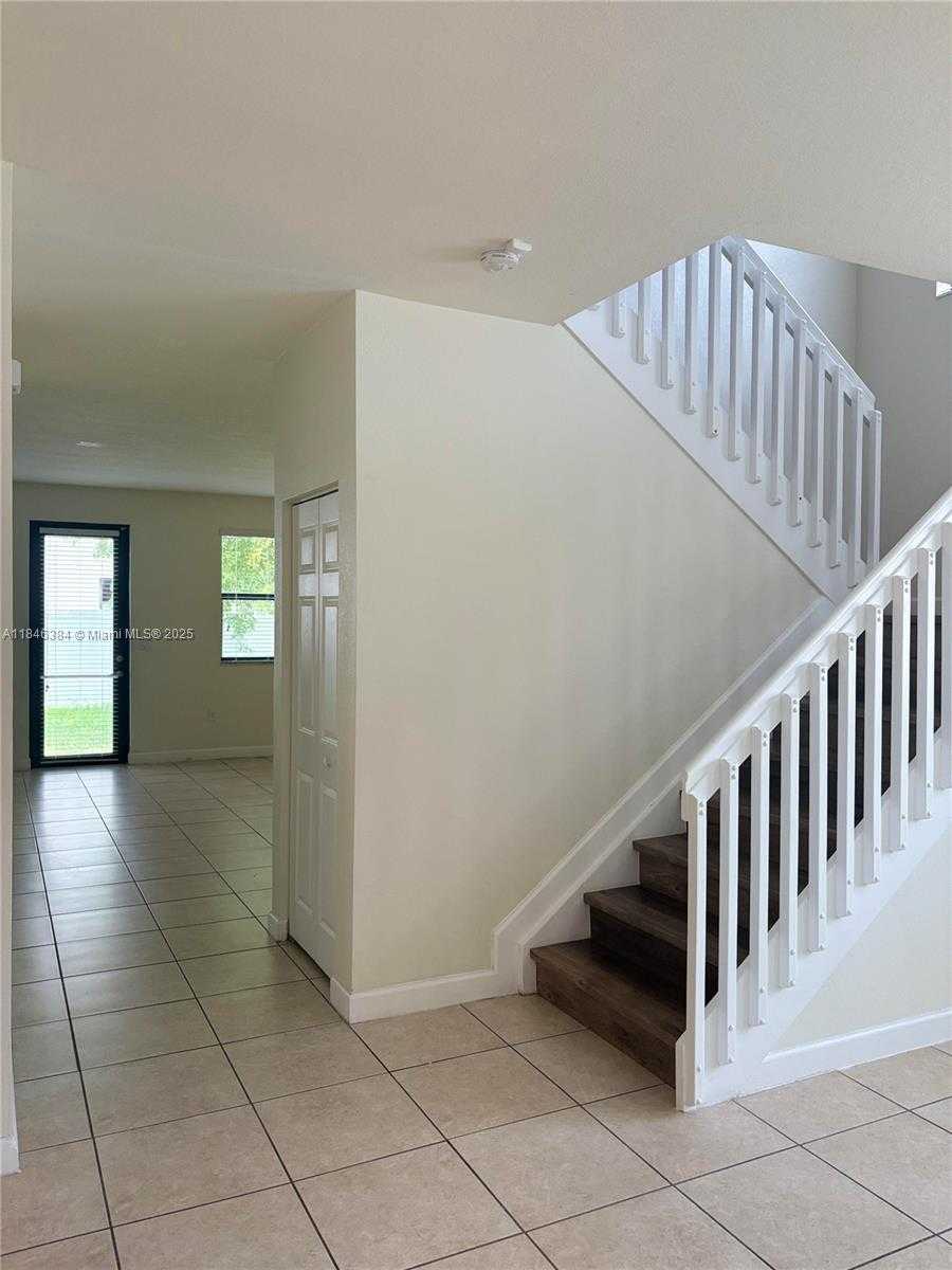 Small Image of 3501 WEST 92ND PL, Hialeah Number 13