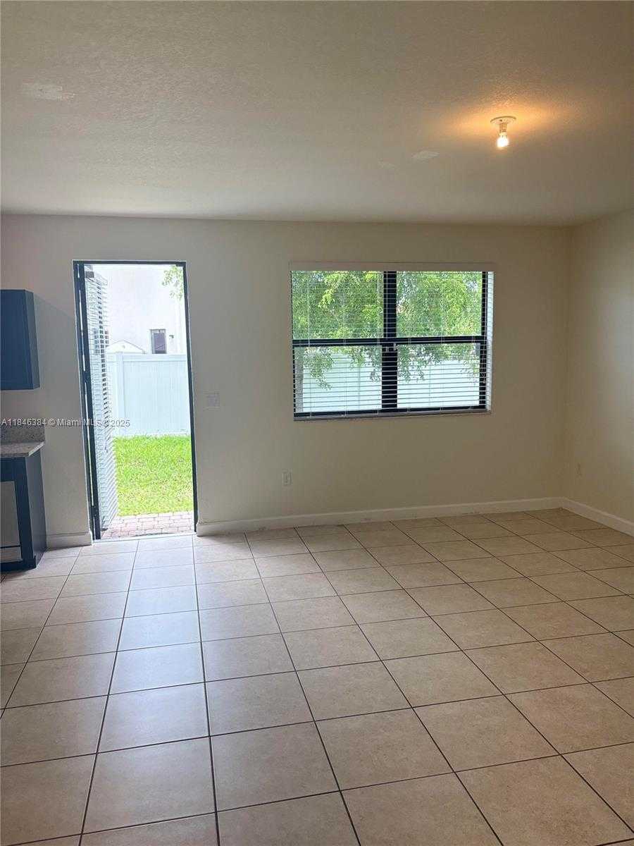 Small Image of 3501 WEST 92ND PL, Hialeah Number 15
