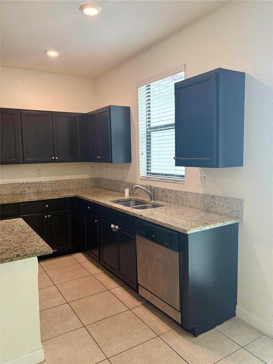 Small Image of 3501 WEST 92ND PL, Hialeah Number 17