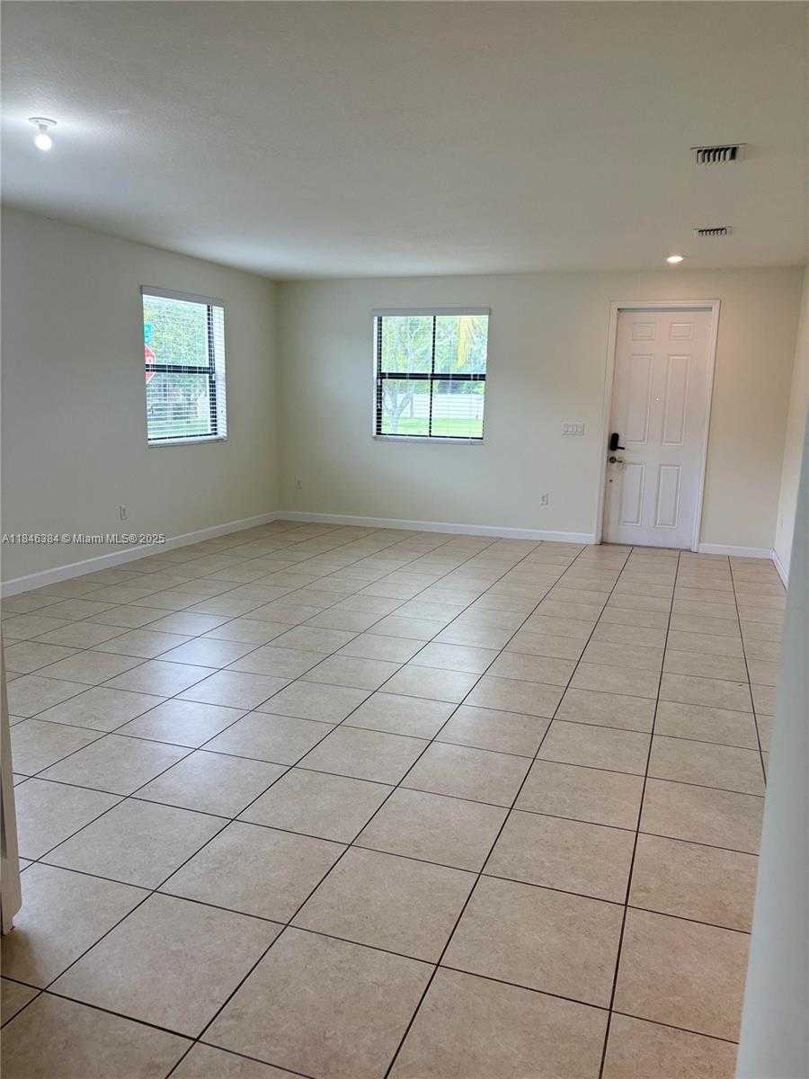 Small Image of 3501 WEST 92ND PL, Hialeah Number 19