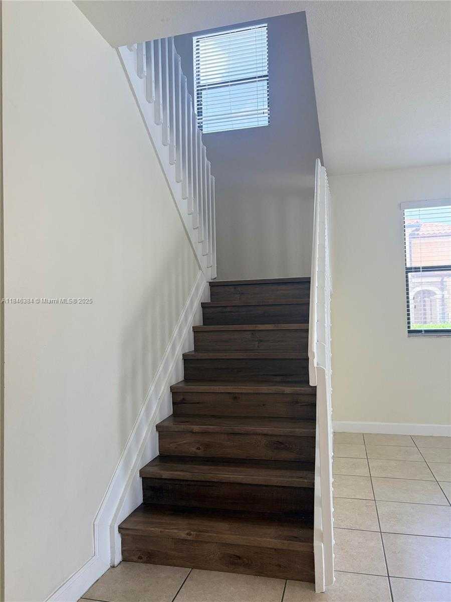 Small Image of 3501 WEST 92ND PL, Hialeah Number 21