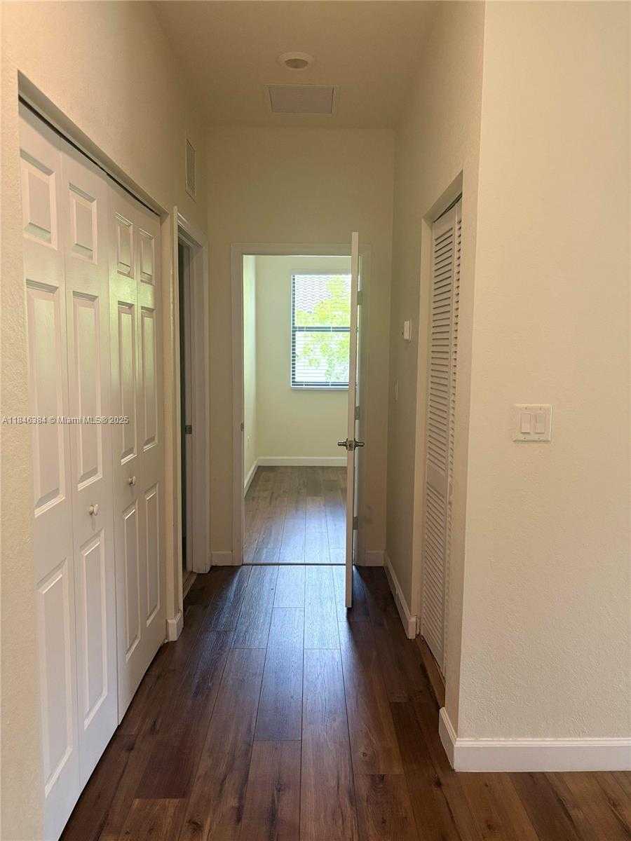 Small Image of 3501 WEST 92ND PL, Hialeah Number 24