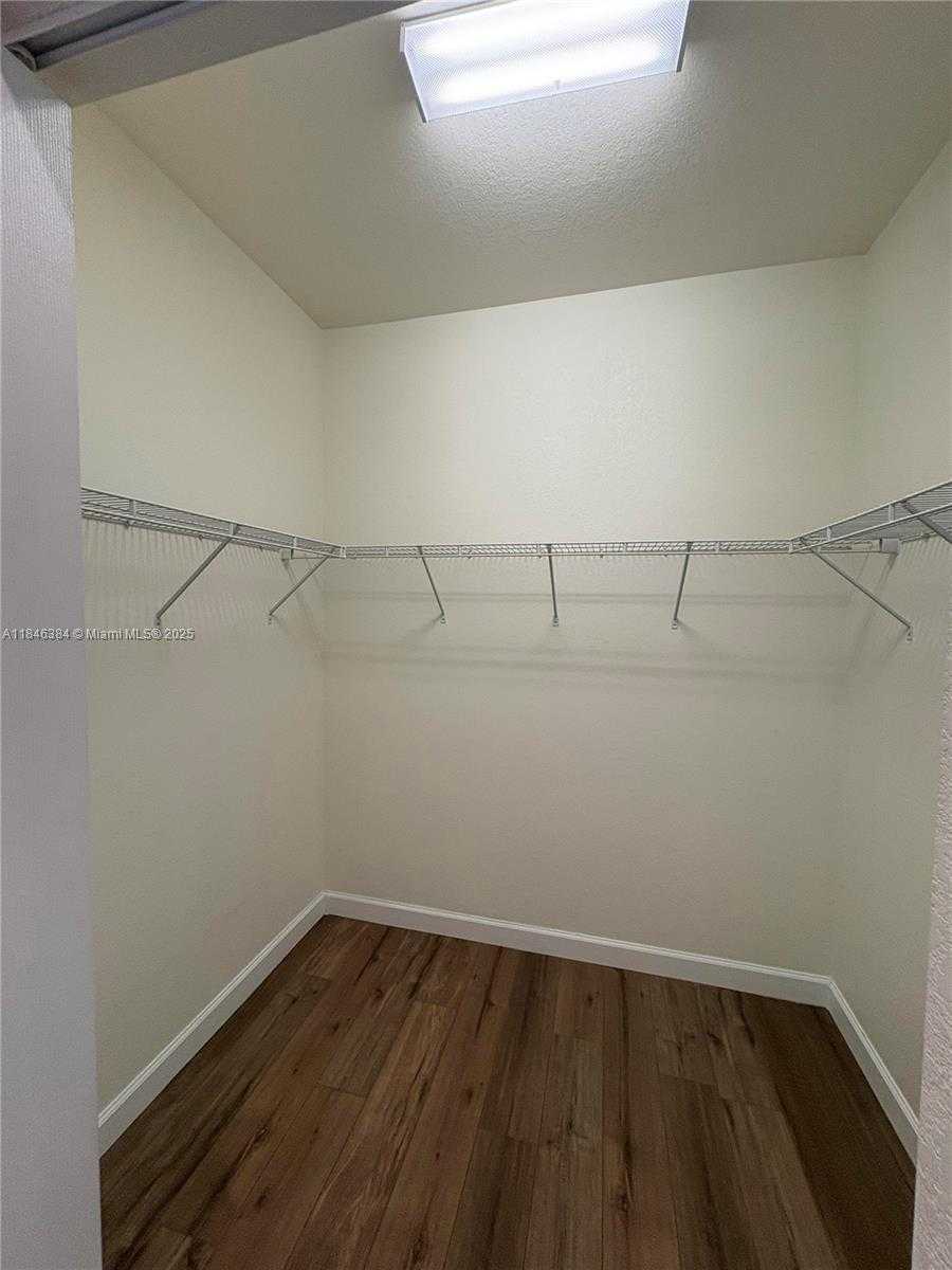 Small Image of 3501 WEST 92ND PL, Hialeah Number 28