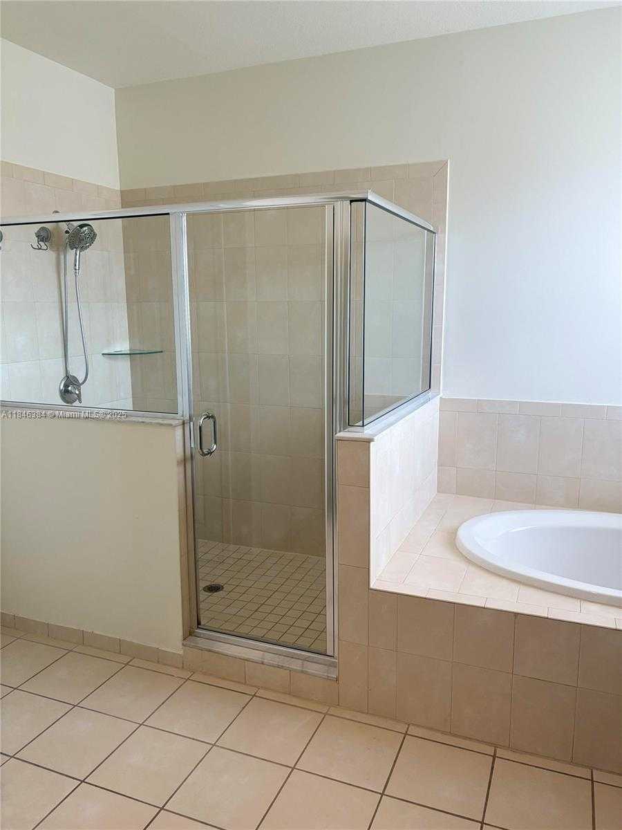 Small Image of 3501 WEST 92ND PL, Hialeah Number 32