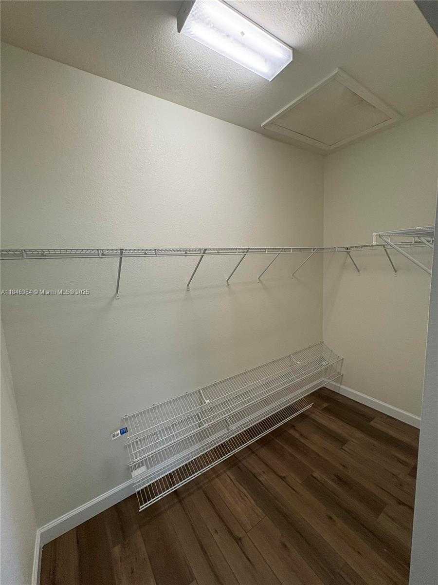 Small Image of 3501 WEST 92ND PL, Hialeah Number 33