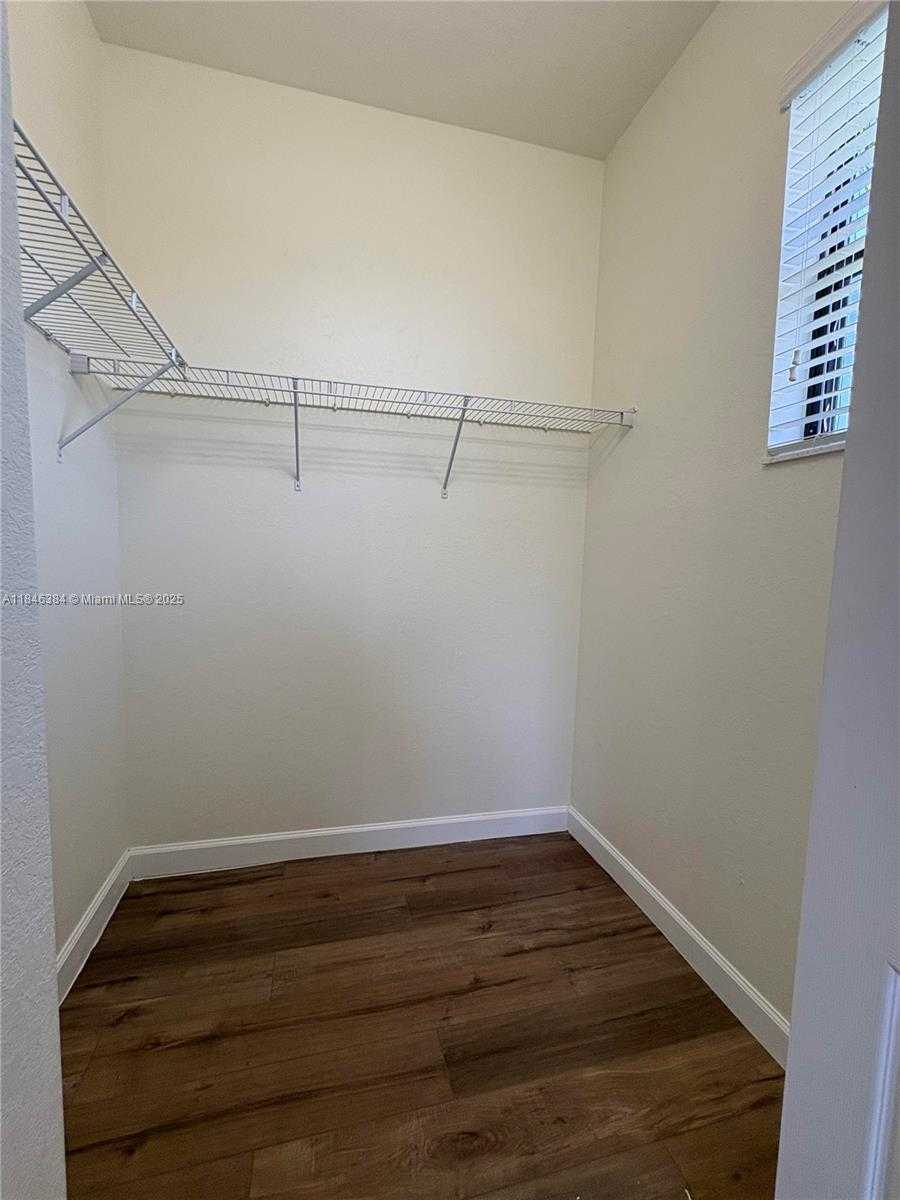 Small Image of 3501 WEST 92ND PL, Hialeah Number 43