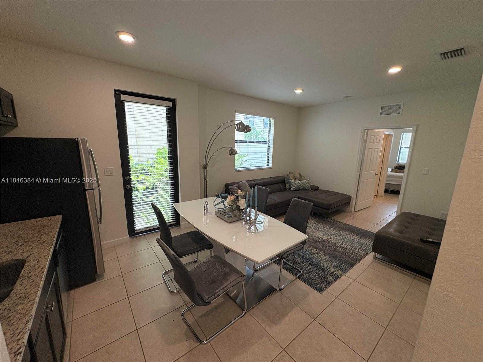 Small Image of 3501 WEST 92ND PL, Hialeah Number 48