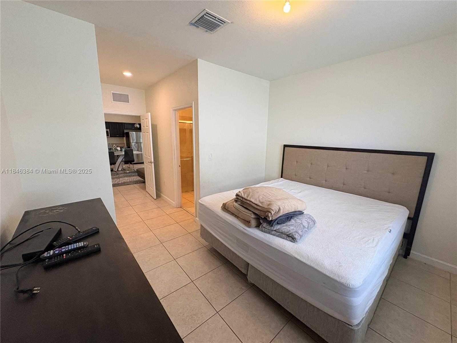 Small Image of 3501 WEST 92ND PL, Hialeah Number 50
