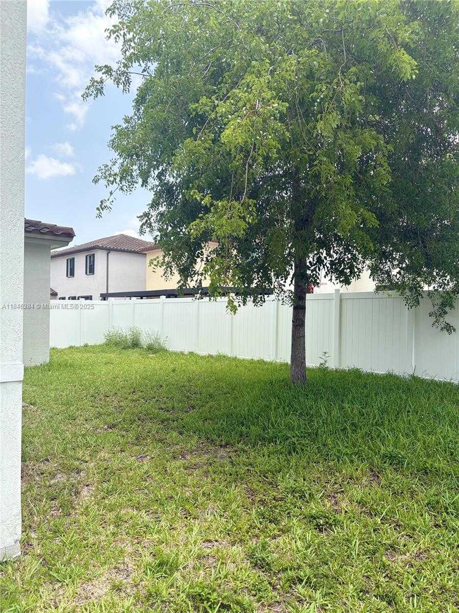 Small Image of 3501 WEST 92ND PL, Hialeah Number 54