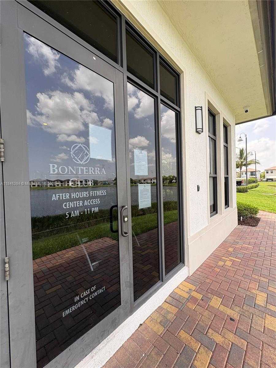 Small Image of 3501 WEST 92ND PL, Hialeah Number 62